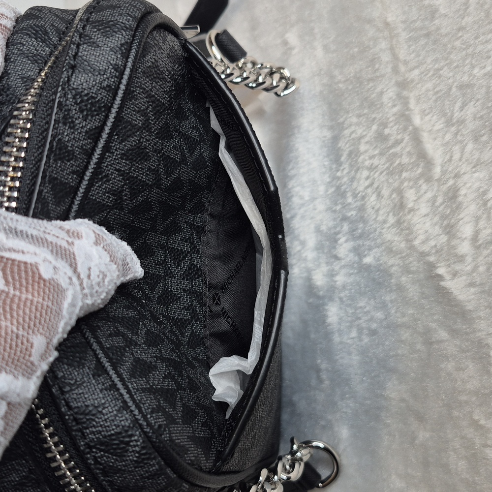 Michael Kors Jet Set Travel Black Chain Crossbody Bag (UNISEX) - Picture 14 of 16